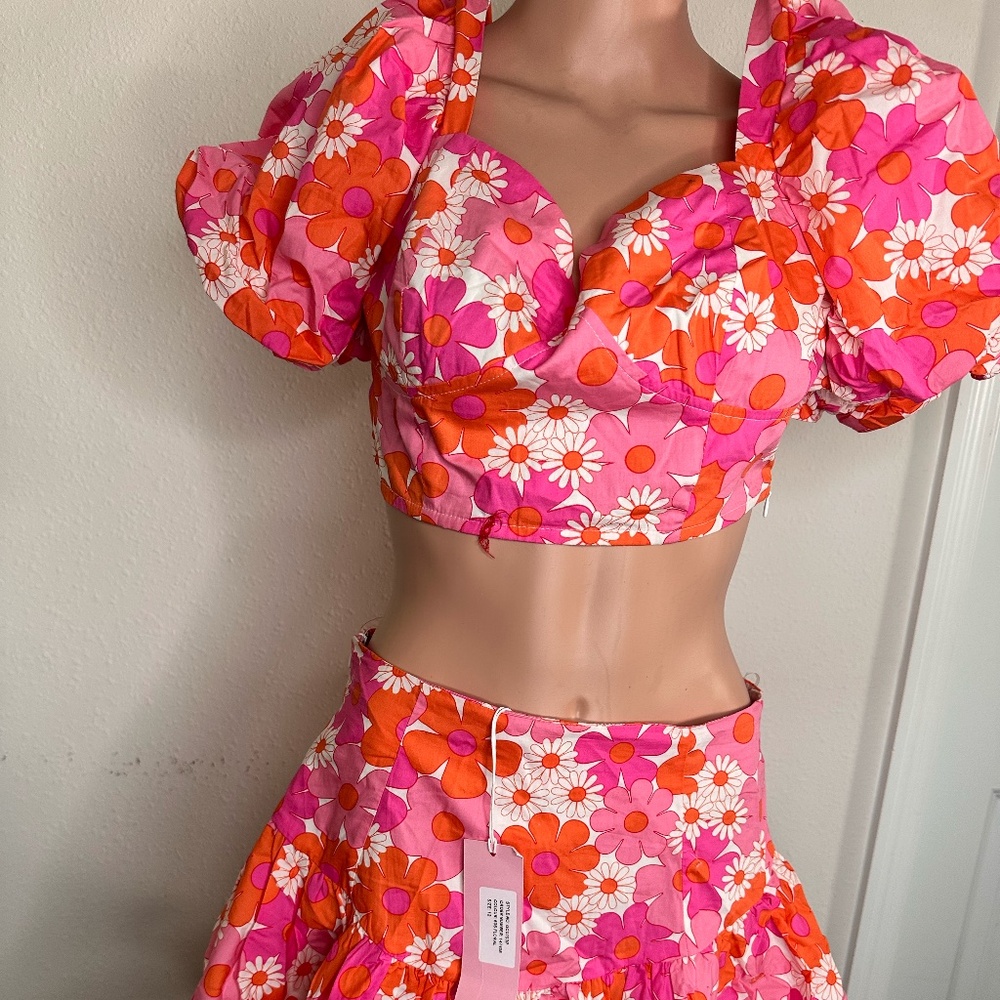 Bebe two piece pink and orange floral set in size 14.